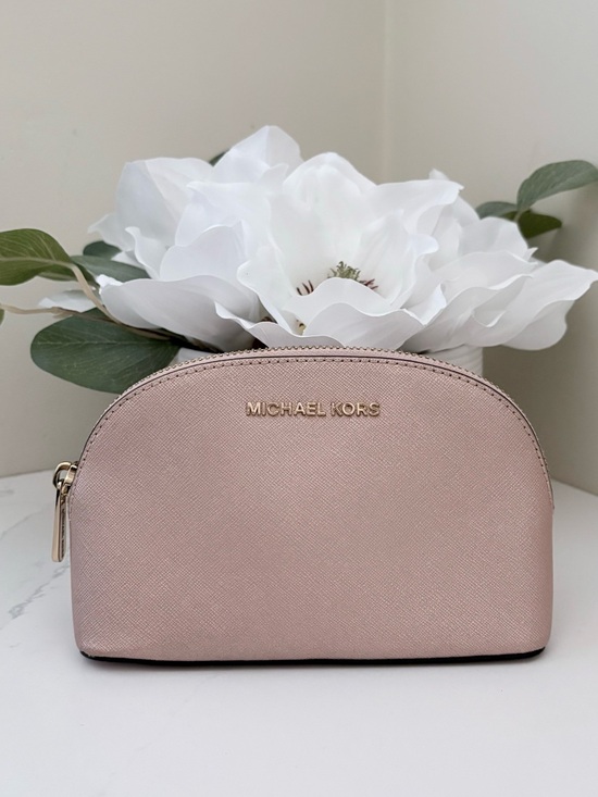 Michael Kors Handbags - Michael Kors Leather Alex Cosmetic Bag